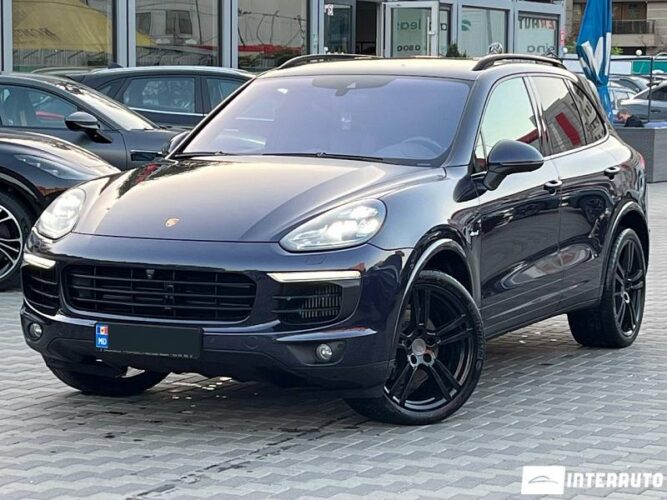 Porsche Cayenne 33 interauto-car