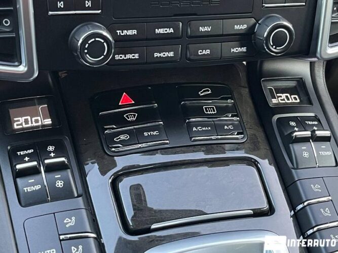 Porsche Cayenne 46 interauto-car