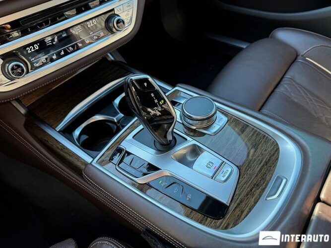 BMW 750 52 interauto-car