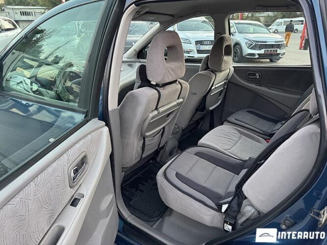 Nissan Almera Tino 50 interauto-car