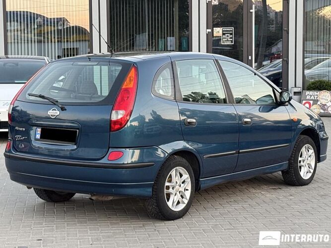 Nissan Almera Tino 36 interauto-car