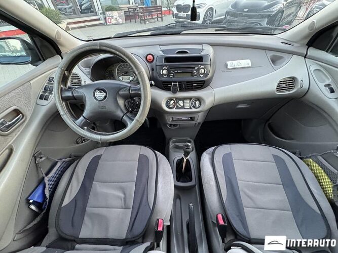 Nissan Almera Tino 42 interauto-car