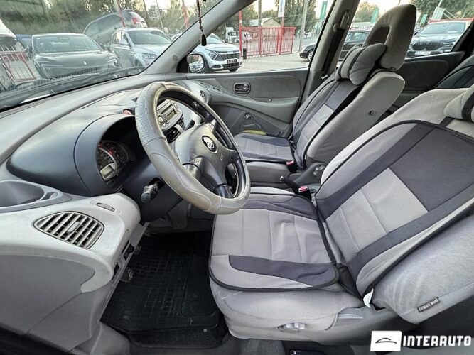 Nissan Almera Tino 40 interauto-car