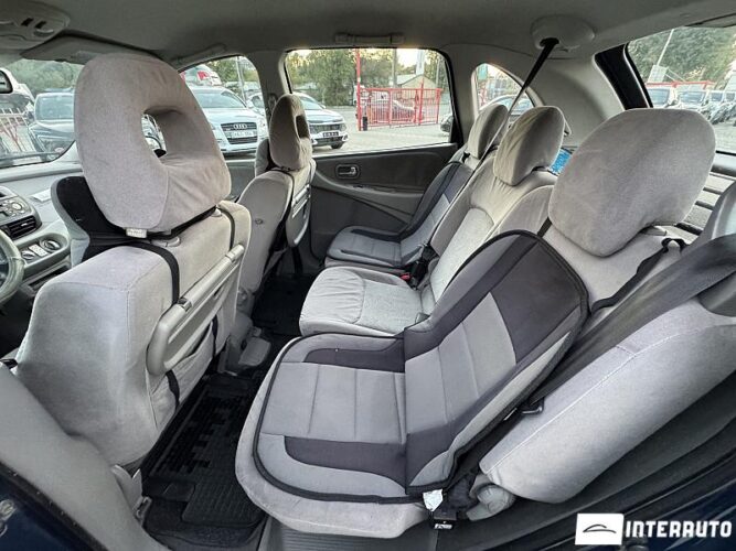 Nissan Almera Tino 52 interauto-car