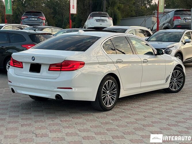 BMW 530e 33 interauto-car