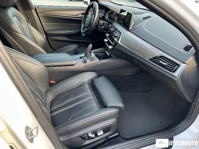 BMW 530e 45 interauto-car