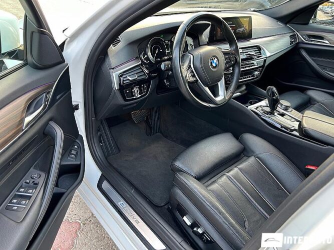 BMW 530e 35 interauto-car