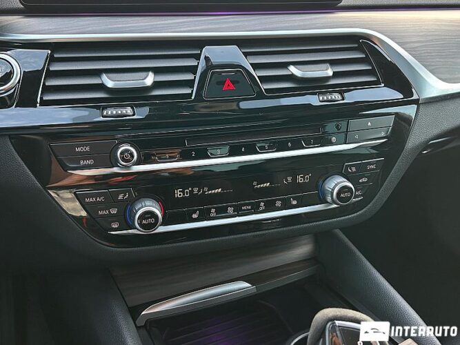 BMW 530e 43 interauto-car