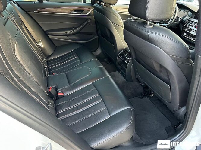 BMW 530e 48 interauto-car