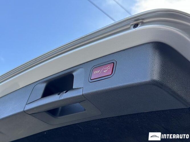 Mercedes E 220 38 interauto-car