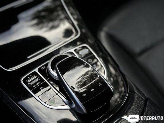 Mercedes E 220 49 interauto-car