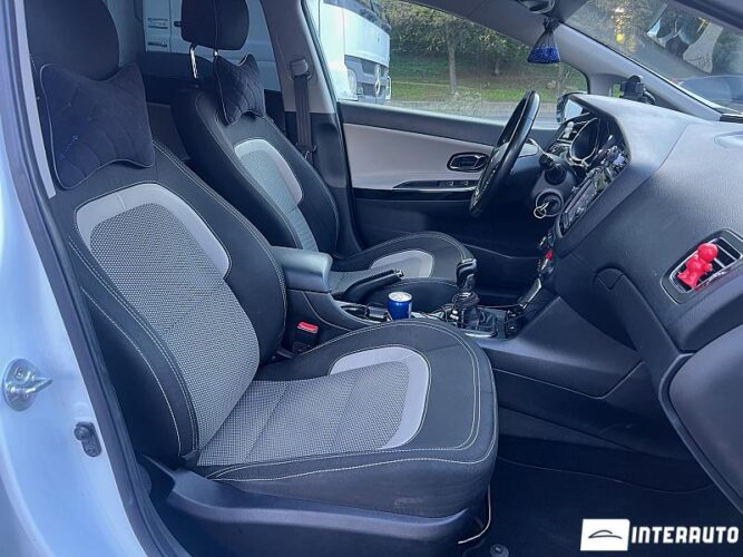 Kia Ceed 33 interauto-car