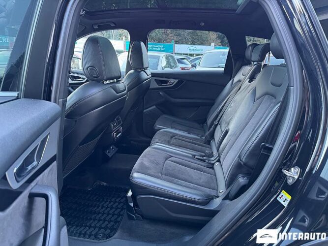 Audi Q7 52 interauto-car