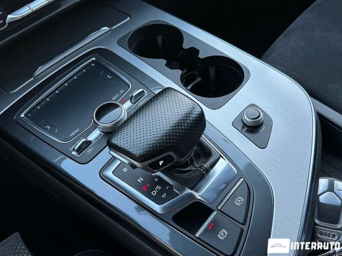 Audi Q7 51 interauto-car