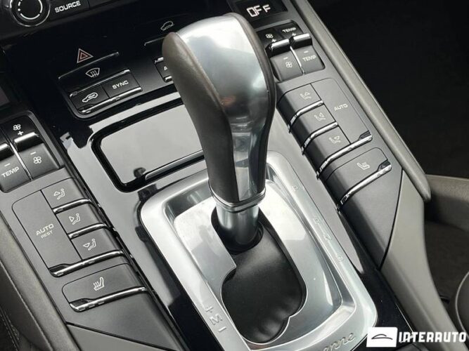 Porsche Cayenne 50 interauto-car
