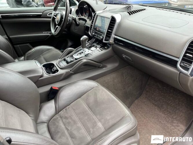 Porsche Cayenne 41 interauto-car