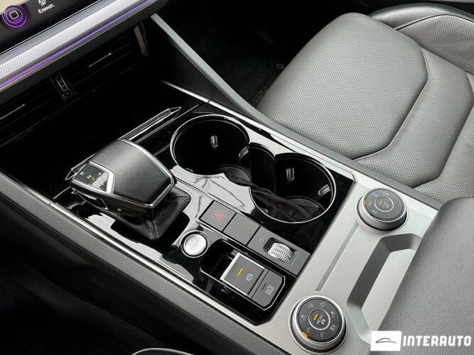 Volkswagen Touareg 51 interauto-car