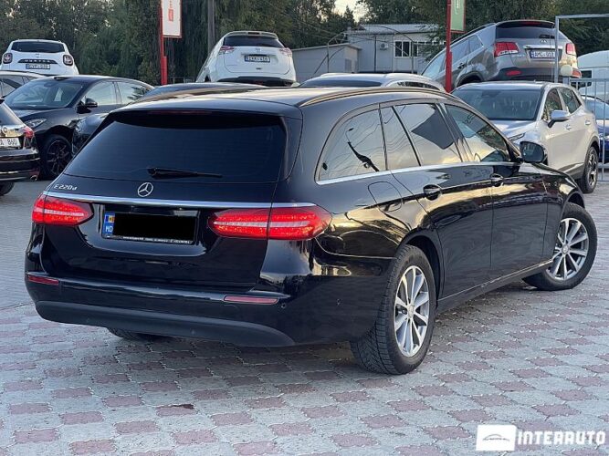 Mercedes E 220 31 interauto-car