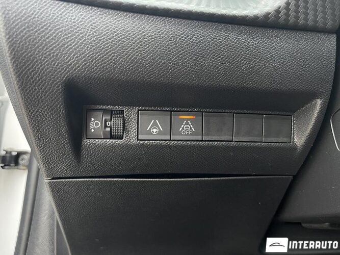 Peugeot 208 35 interauto-car