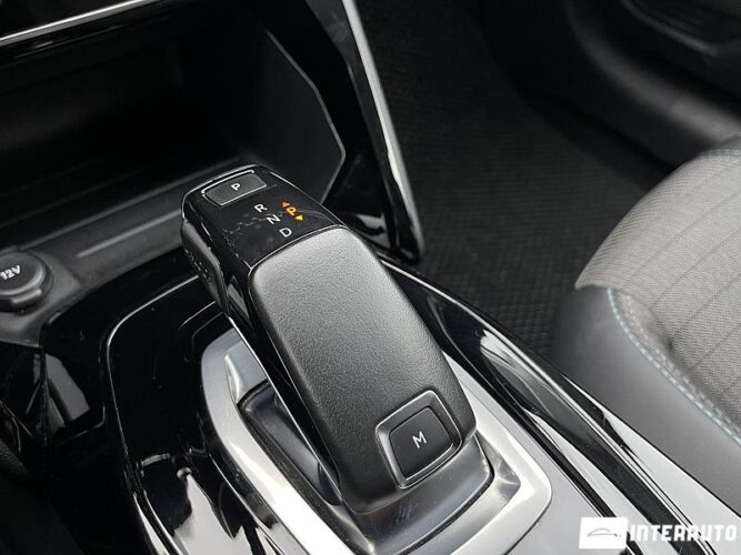 Peugeot 208 41 interauto-car