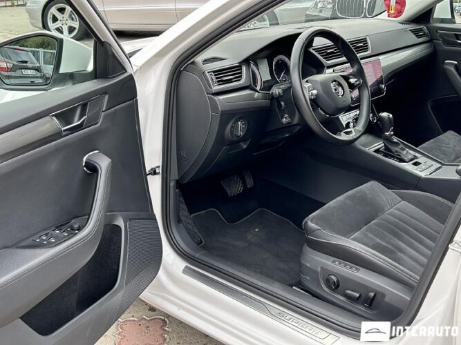 Skoda Superb 39 interauto-car