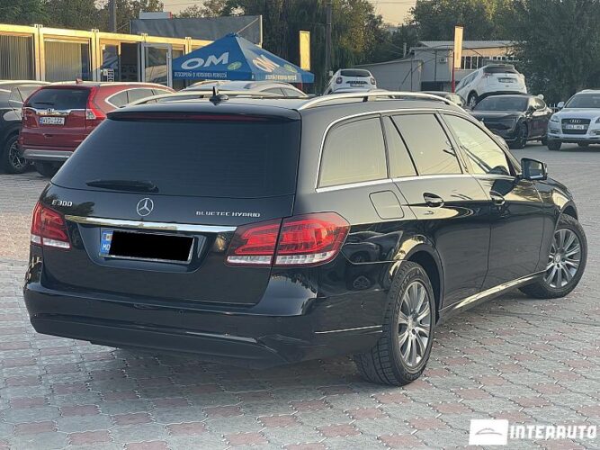 Mercedes E 300h 32 interauto-car