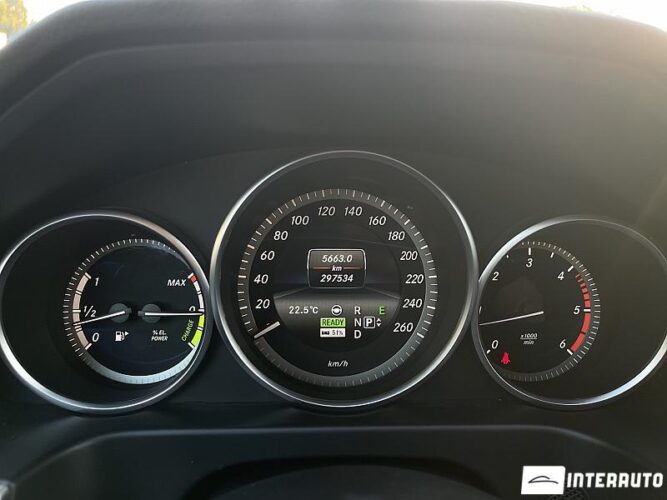 Mercedes E 300h 38 interauto-car