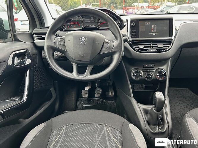 Peugeot 208 37 interauto-car