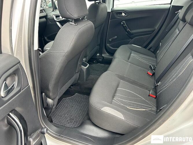 Peugeot 208 47 interauto-car