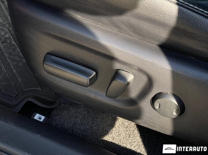 Toyota Rav-4 39 interauto-car