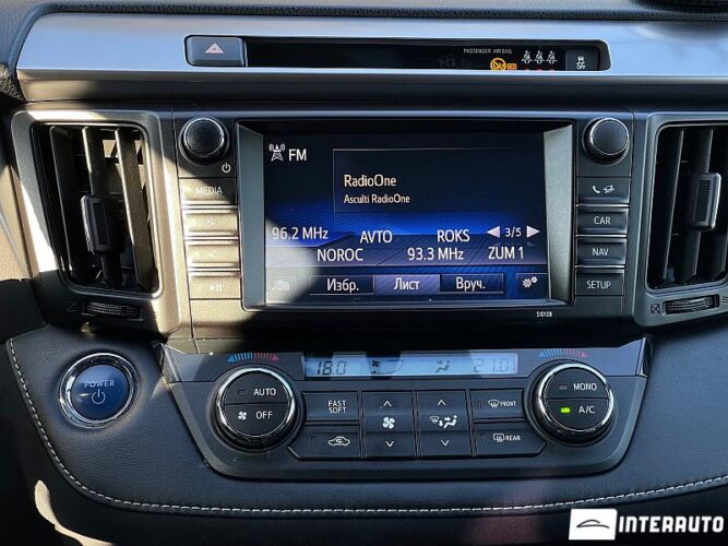 Toyota Rav-4 45 interauto-car