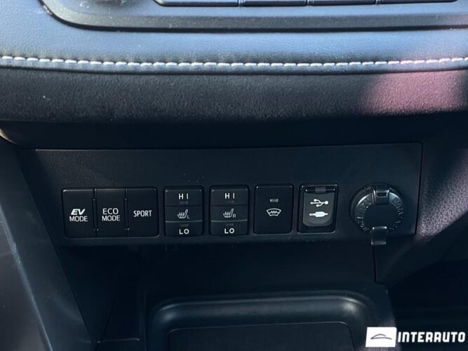 Toyota Rav-4 47 interauto-car