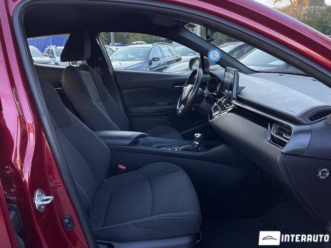 Toyota C-HR 41 interauto-car