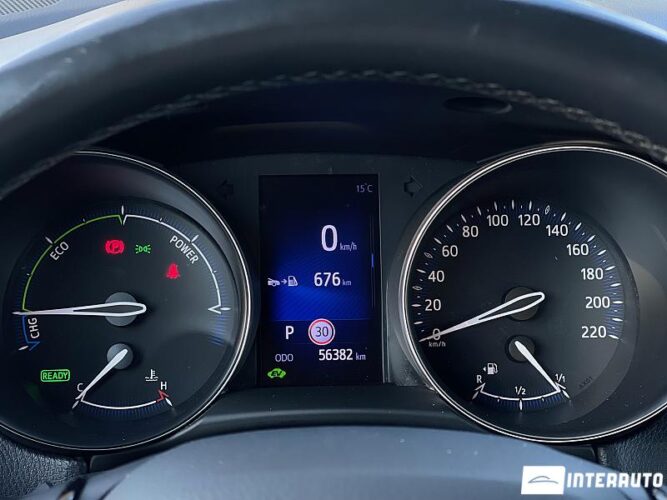 Toyota C-HR 37 interauto-car