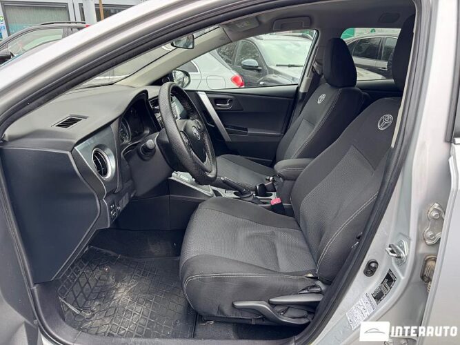 Toyota Auris 31 interauto-car