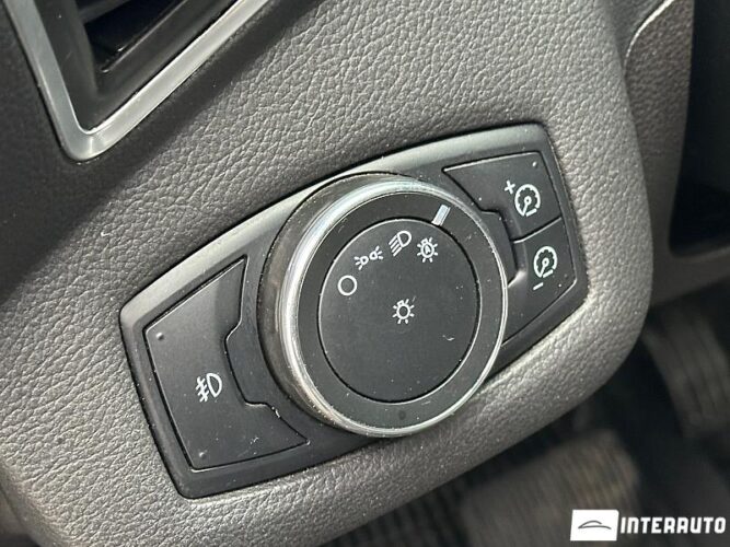 Ford Escape 42 interauto-car