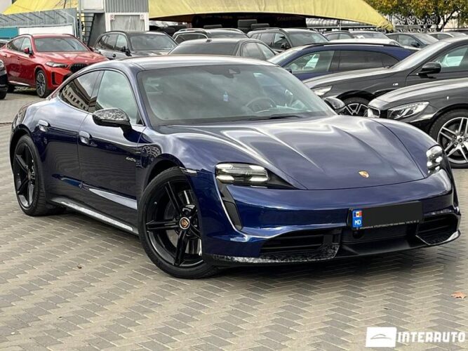 Porsche Taycan Turbo 32 interauto-car