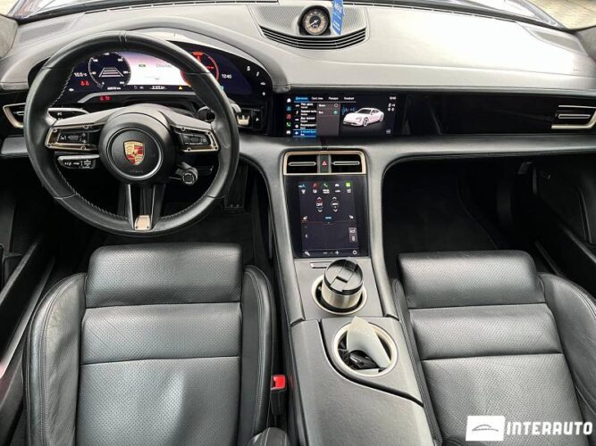 Porsche Taycan Turbo 37 interauto-car