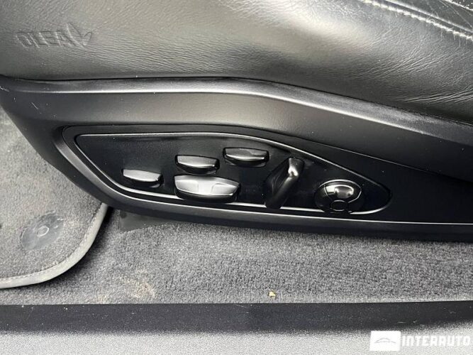 Porsche Taycan Turbo 46 interauto-car