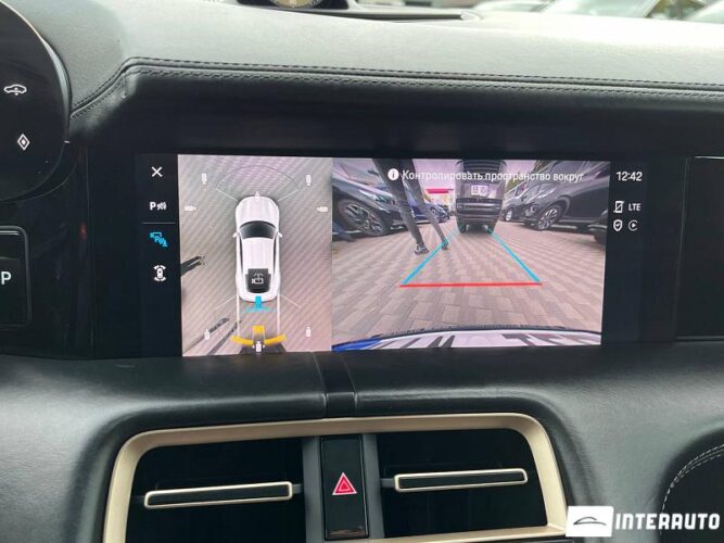 Porsche Taycan Turbo 43 interauto-car