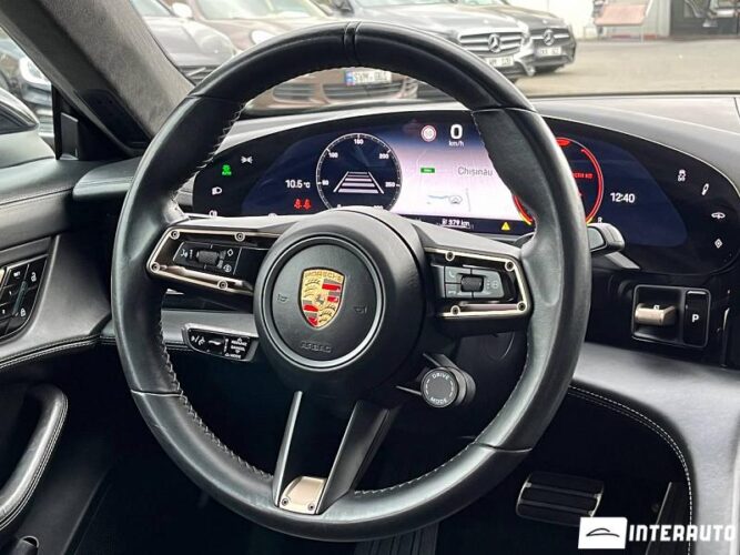 Porsche Taycan Turbo 38 interauto-car