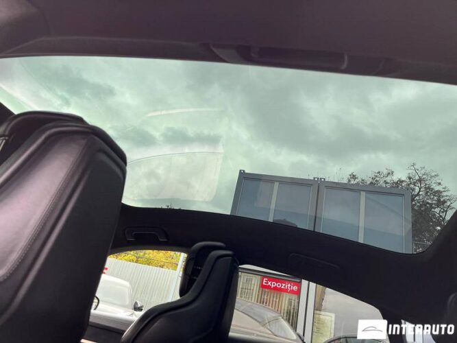 Porsche Taycan Turbo 47 interauto-car