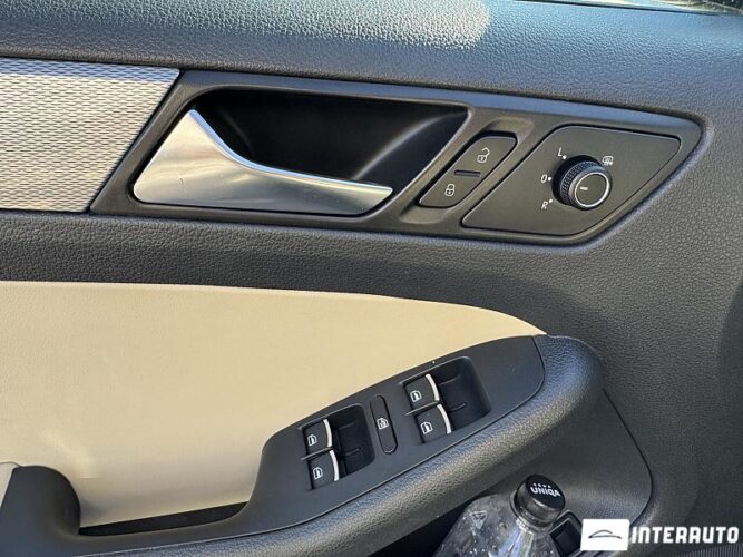 Volkswagen Jetta 44 interauto-car