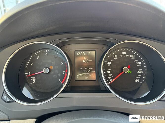 Volkswagen Jetta 51 interauto-car