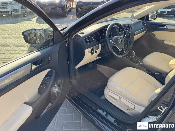 Volkswagen Jetta 43 interauto-car