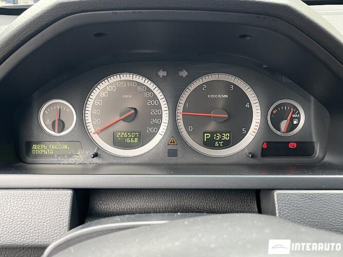 Volvo XC 90 44 interauto-car