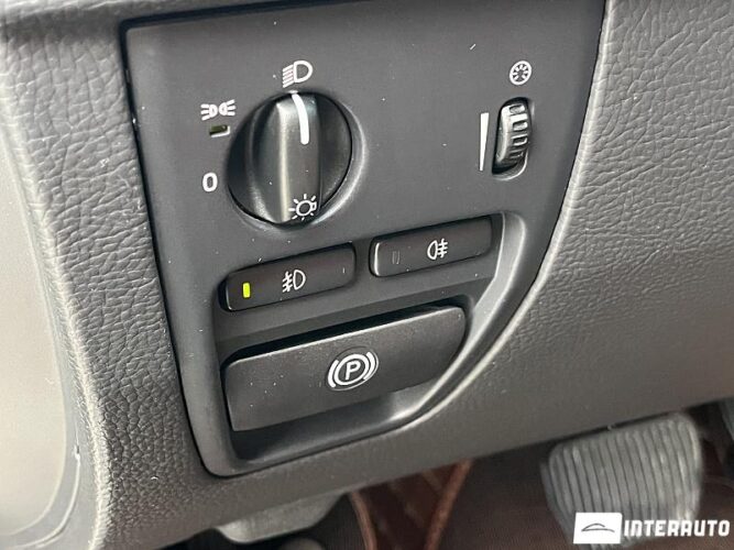 Volvo XC 90 42 interauto-car