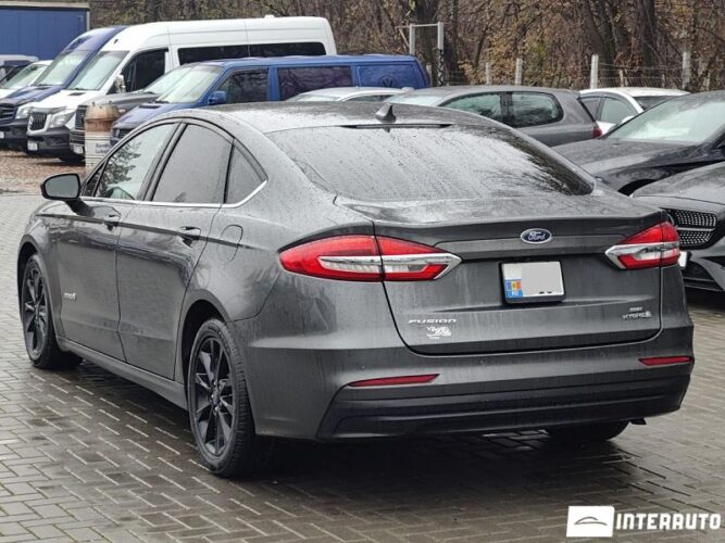 Ford Fusion 28 interauto-car