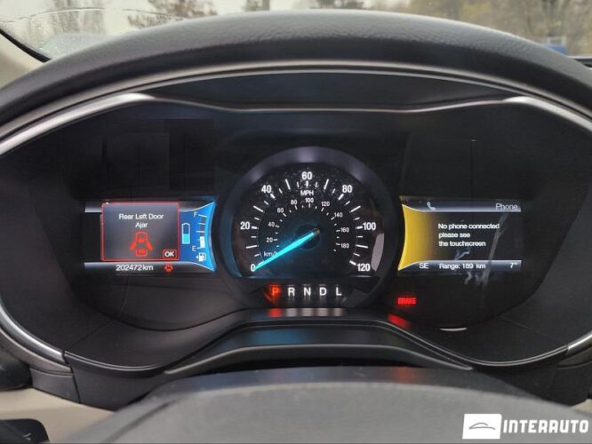 Ford Fusion 33 interauto-car