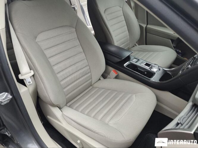 Ford Fusion 29 interauto-car